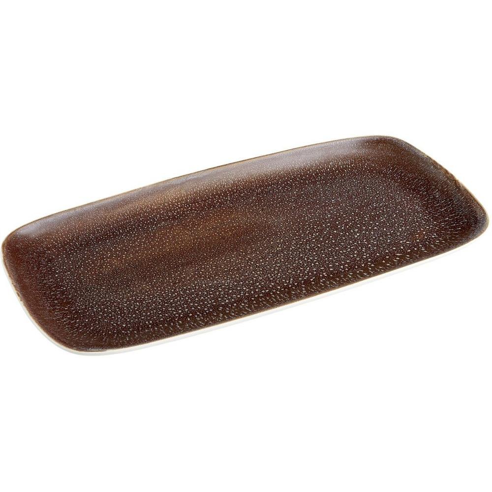 10821